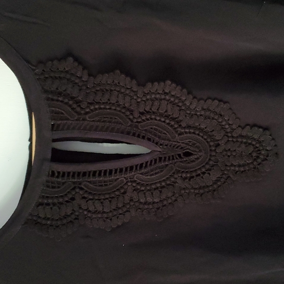 NWT Quin cap sleeve mixed material blouse by Pale Sky in black, size XXL. - Picture 2 of 5